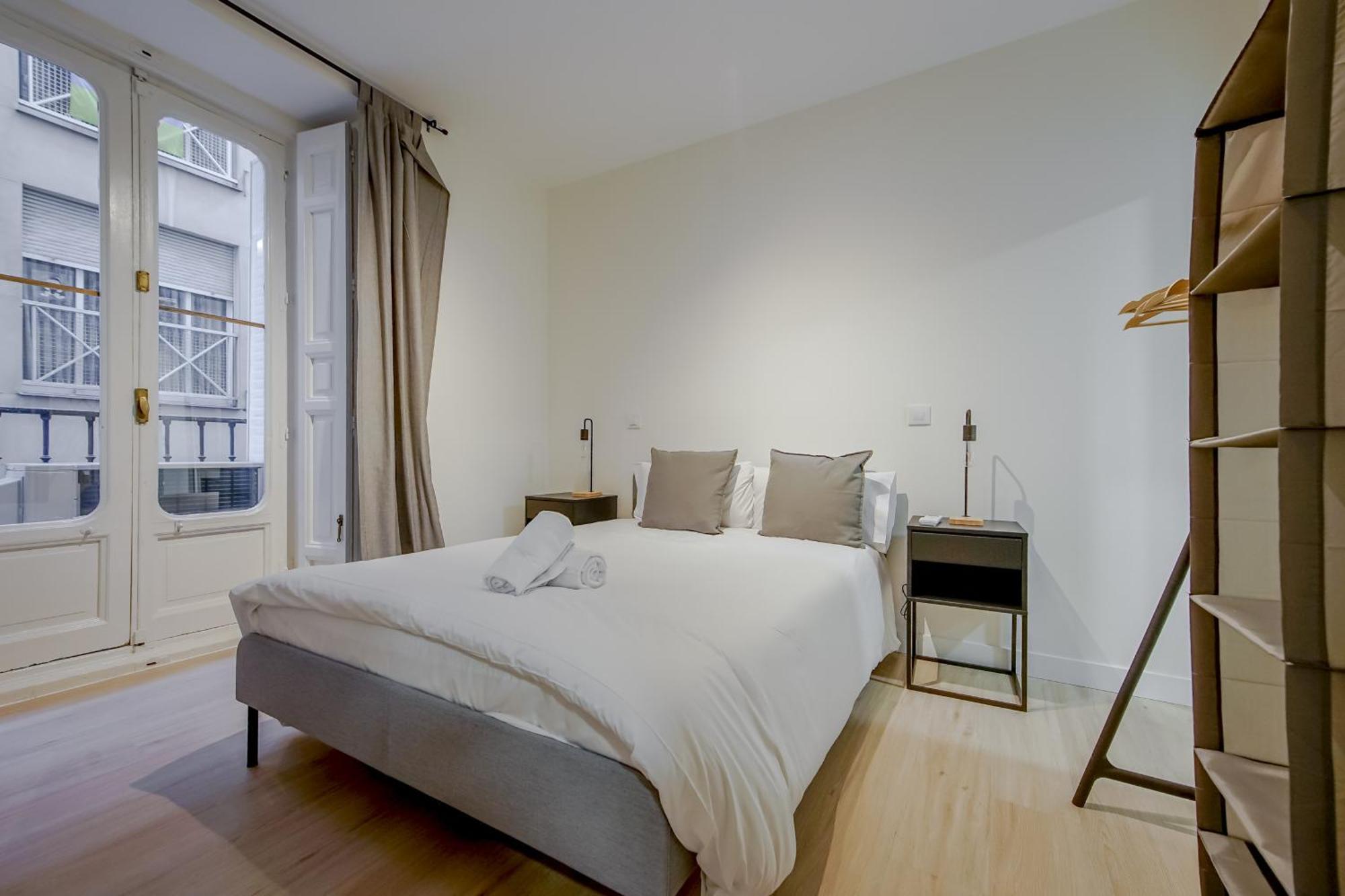 Cozy&New Apartment Para 6Pax En La Plaza De Tirso - Madrid E1 Kültér fotó