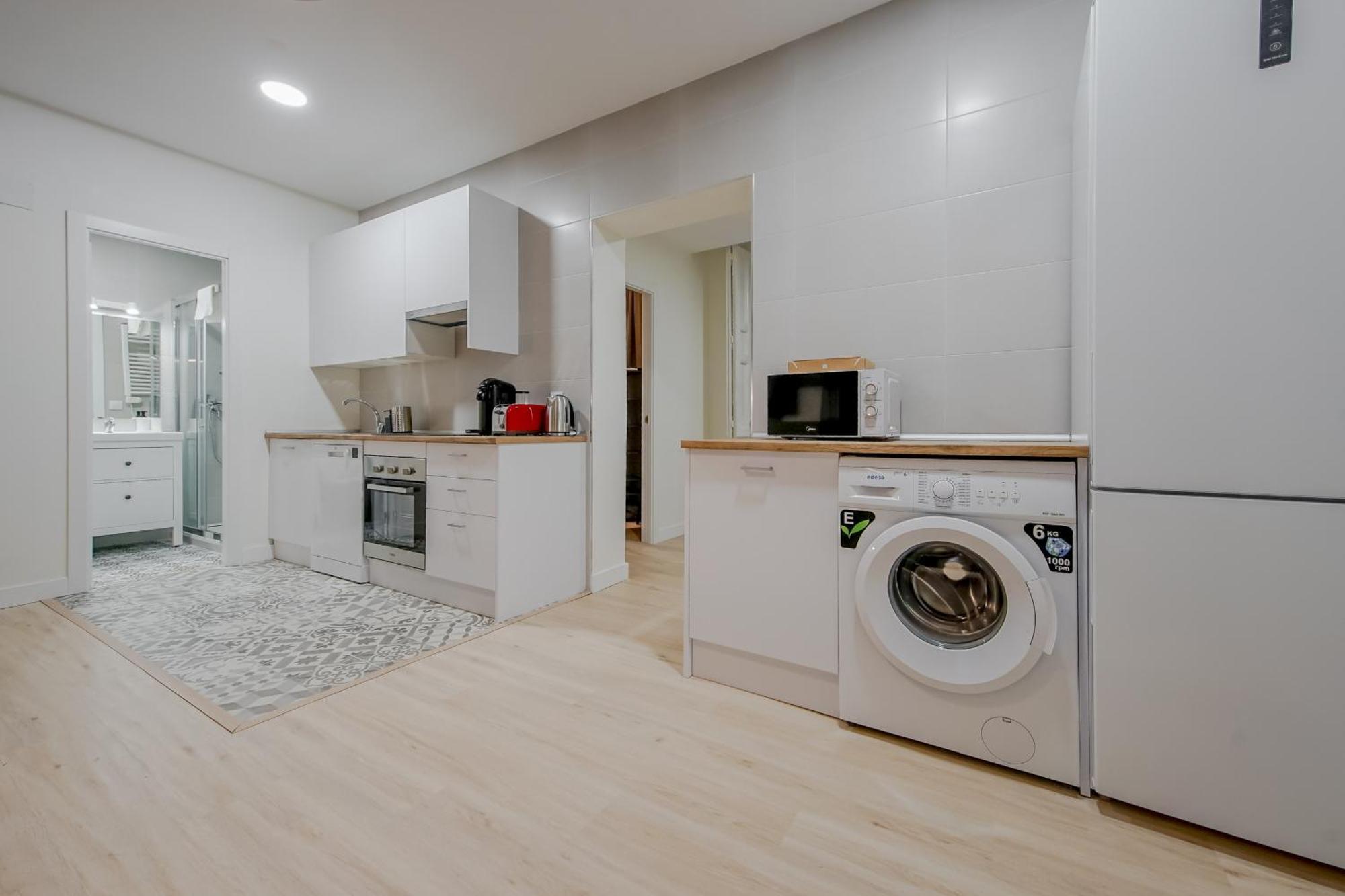 Cozy&New Apartment Para 6Pax En La Plaza De Tirso - Madrid E1 Kültér fotó