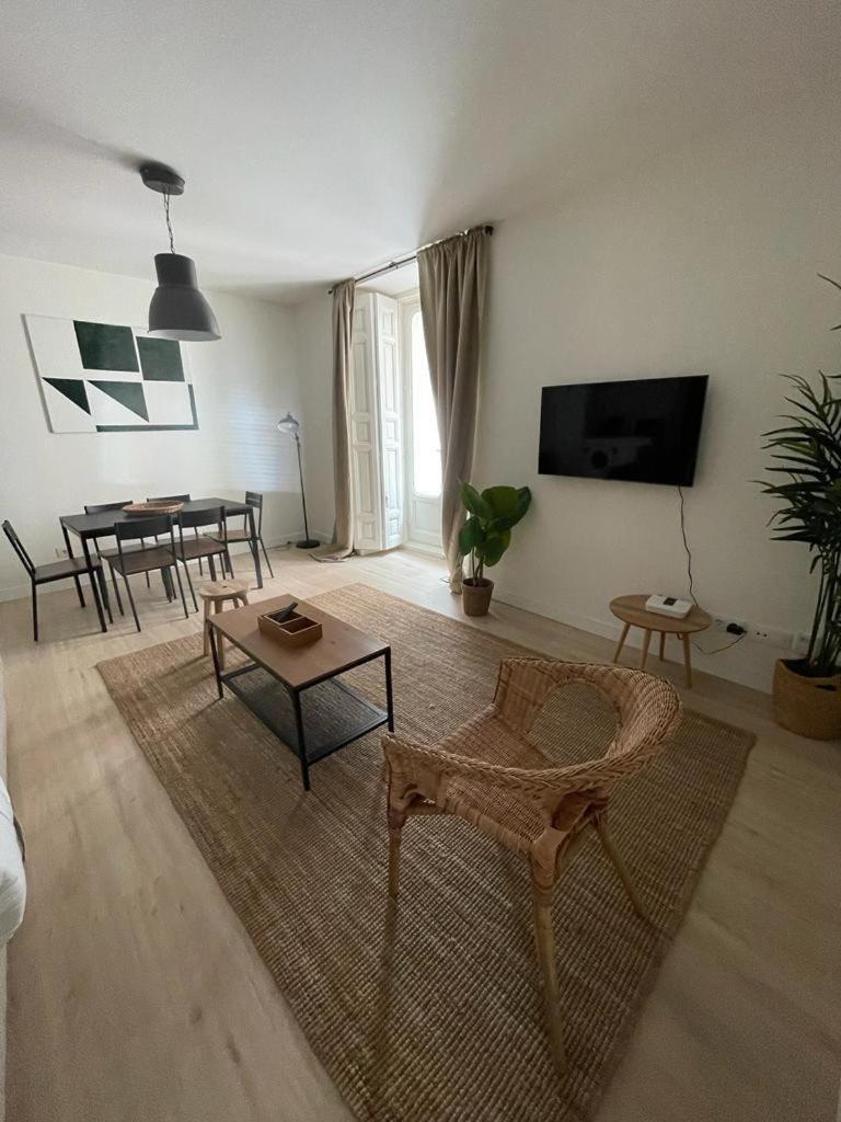Cozy&New Apartment Para 6Pax En La Plaza De Tirso - Madrid E1 Kültér fotó